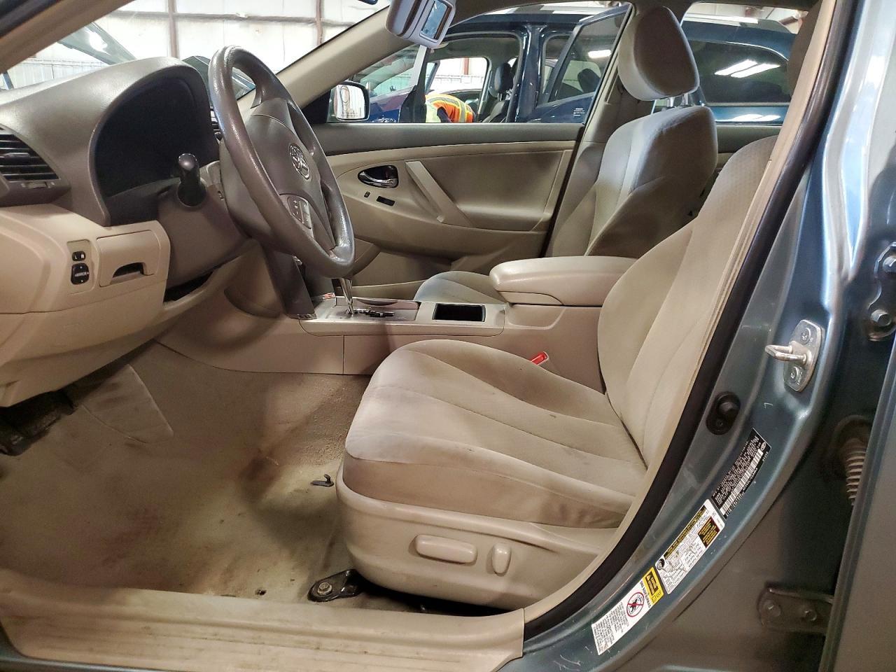 2009 Toyota Camry Le - Image 7