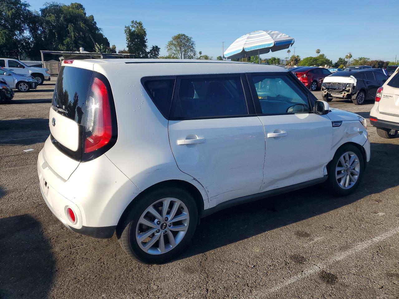 2017 Kia Soul + - Image 3