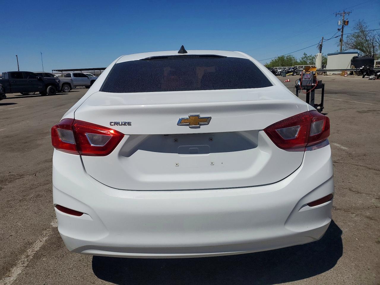 2019 Chevrolet Cruze Ls - Image 6