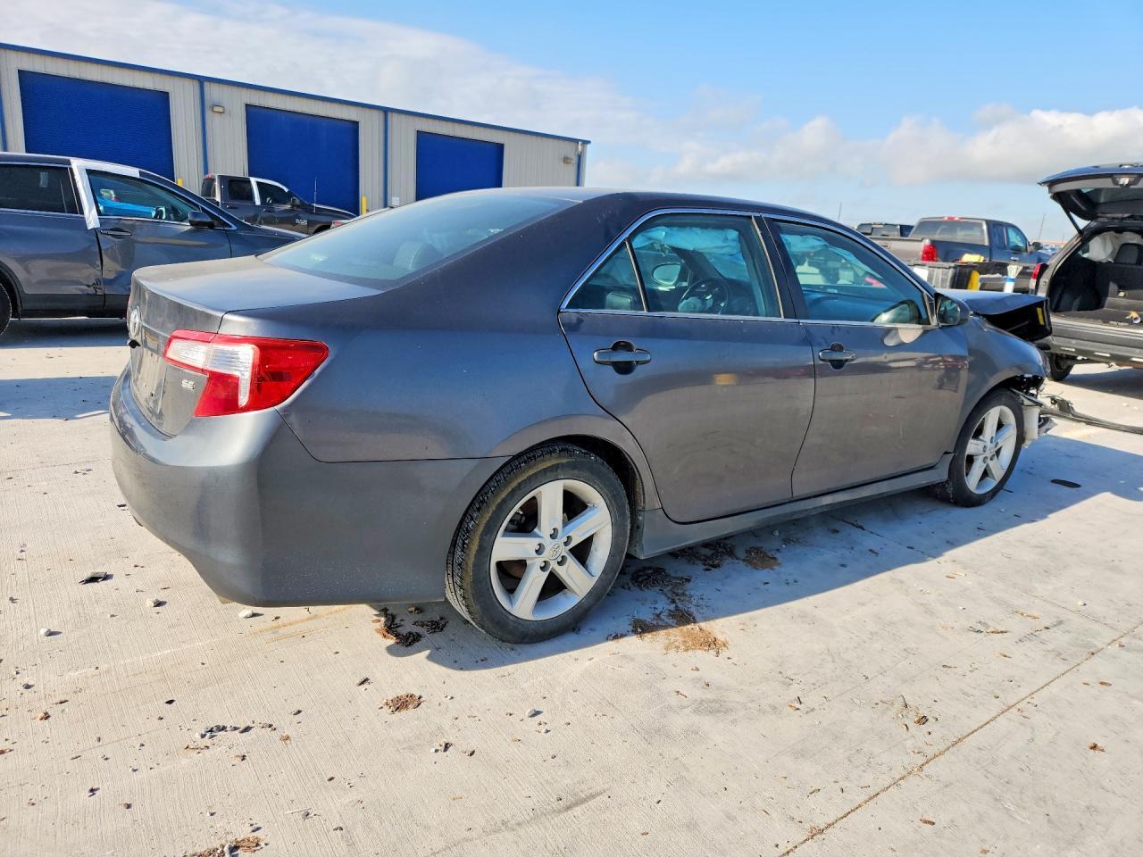 2013 Toyota Camry Se - Фото 3