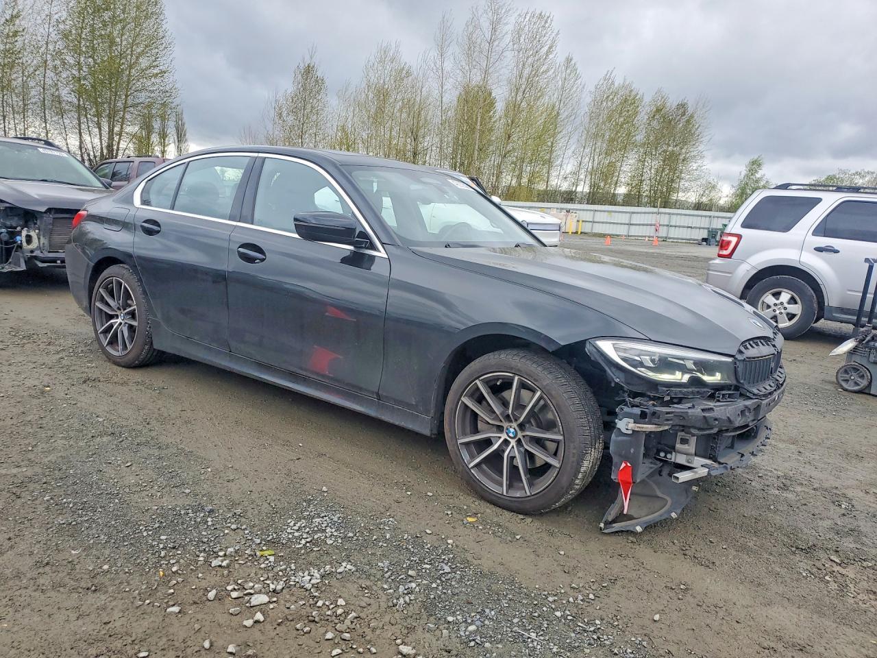 2019 BMW 330Xi - Image 4