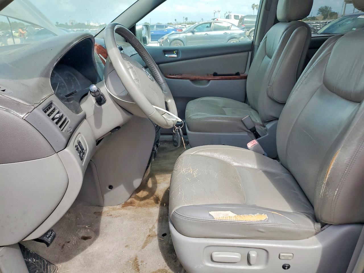 2005 Toyota Sienna Xle - Фото 7