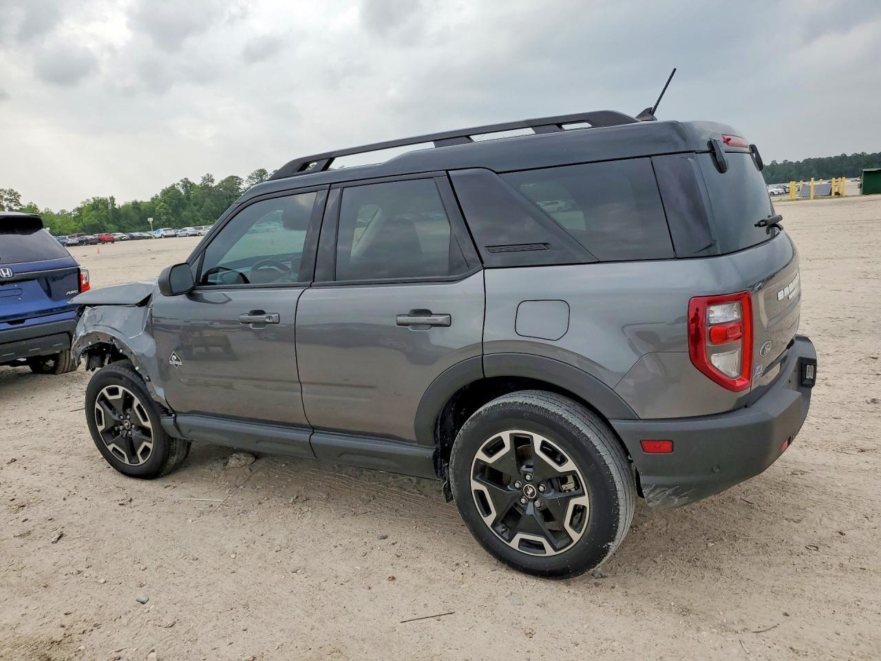 2024 Ford Bronco Sport Outer Banks - Image 2