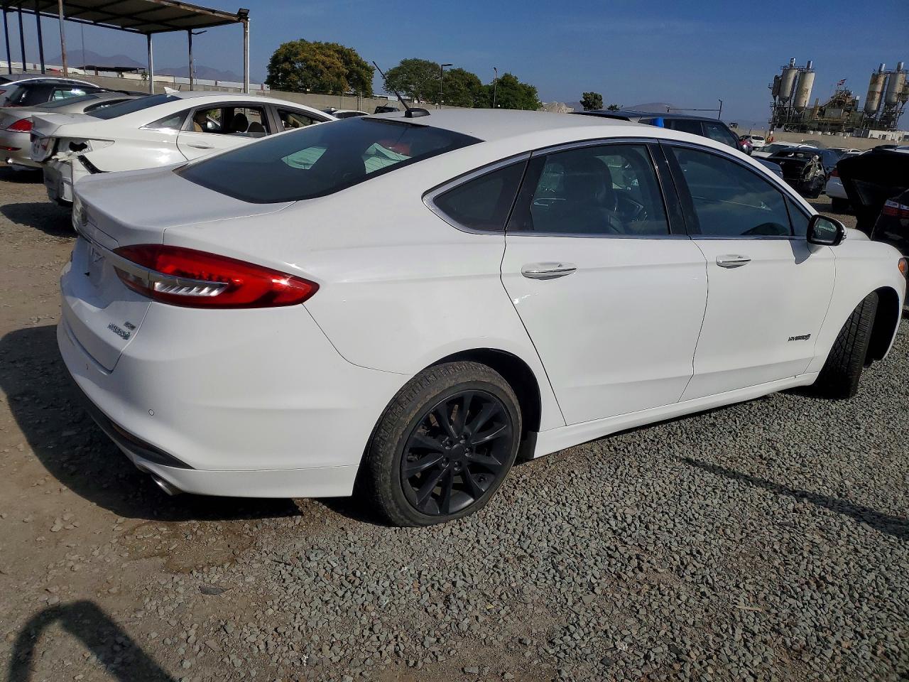 2017 Ford Fusion Se Hybrid - Image 3