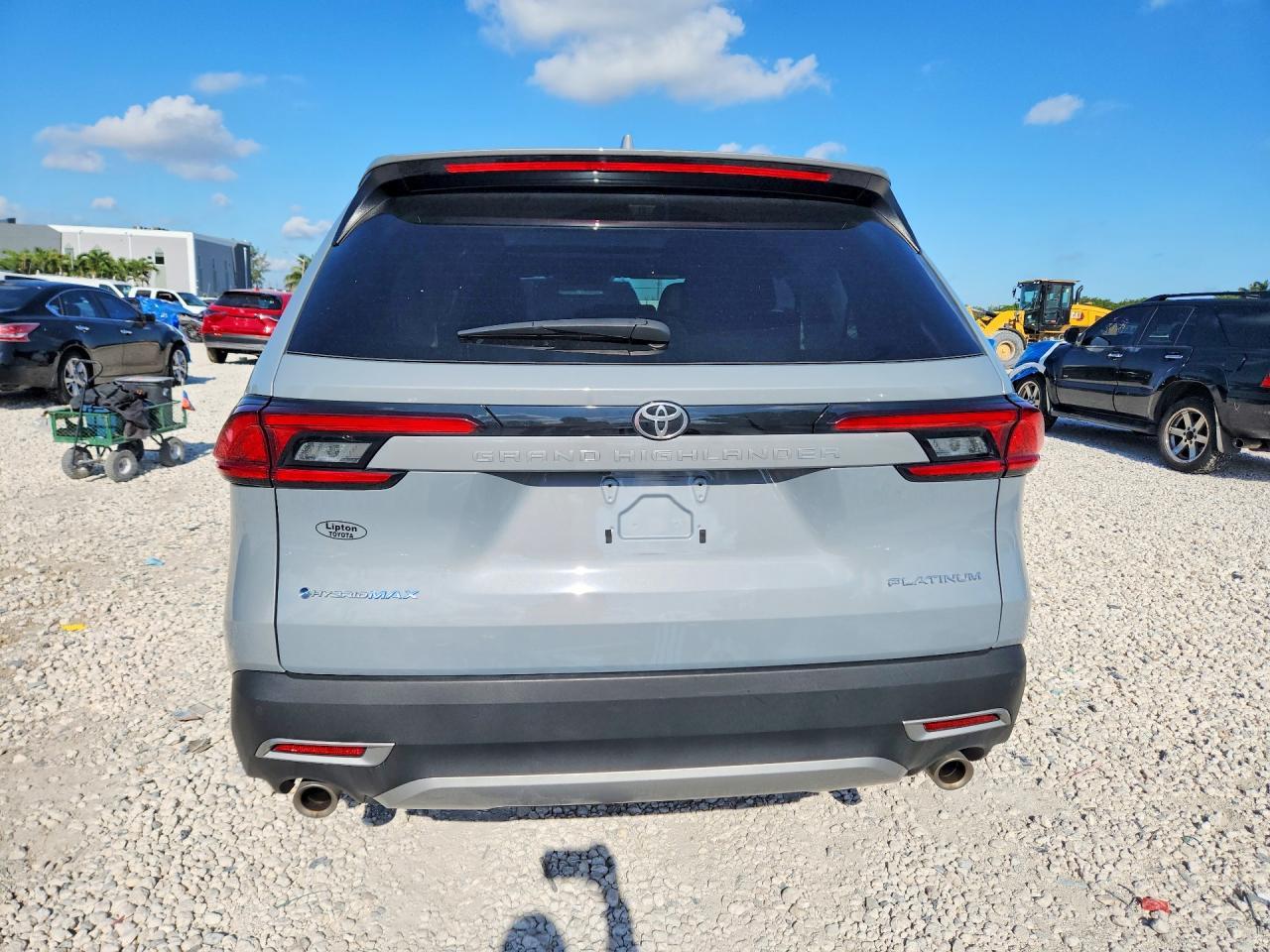 2025 Toyota Grand Highlander Hybrid Max Platinum - Image 6