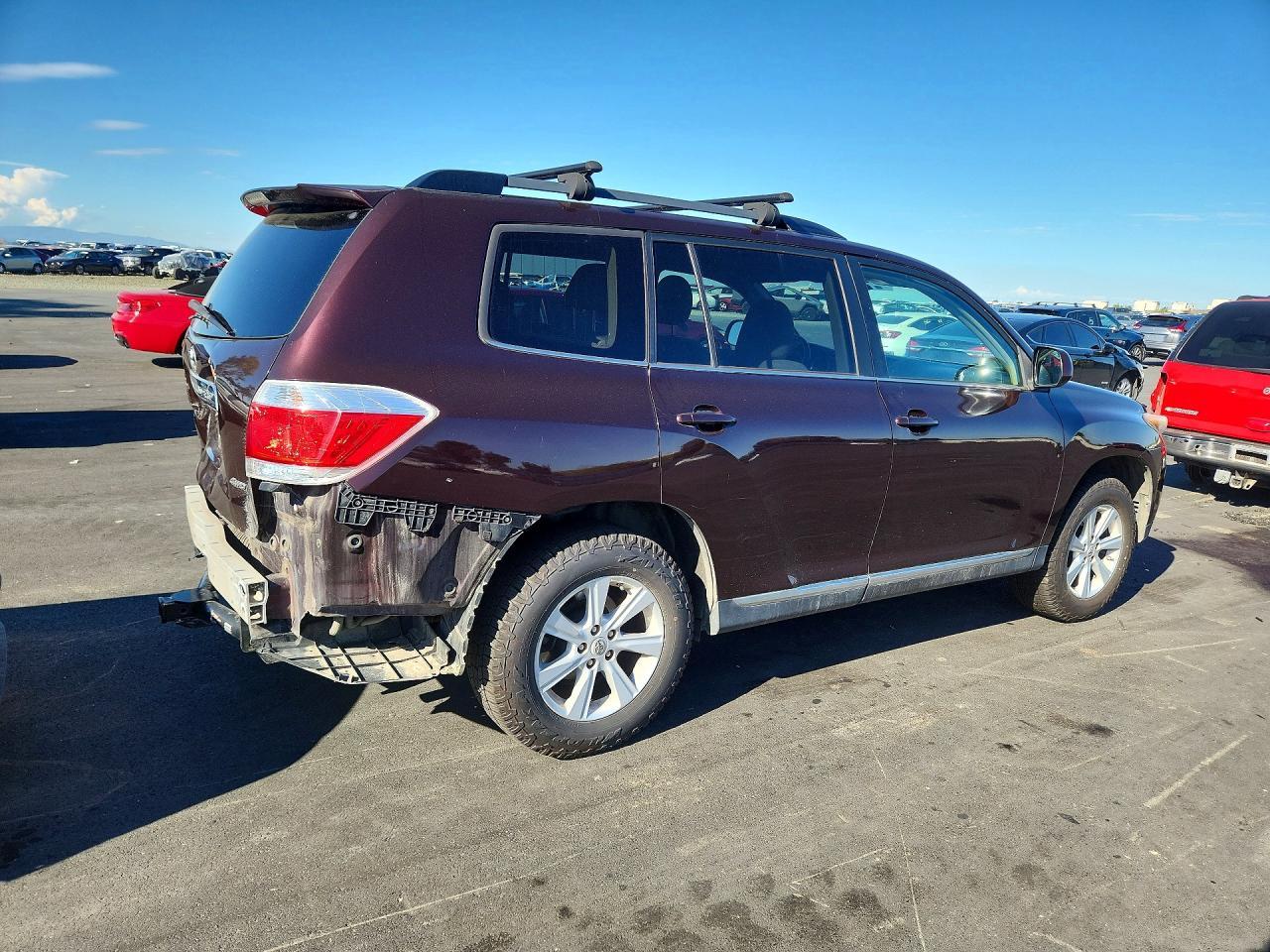 2013 Toyota Highlander Plus - Image 3