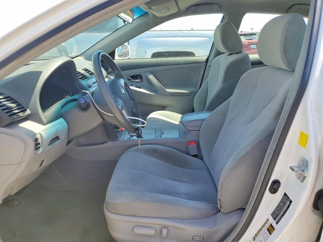 2011 Toyota Camry - Фото 7