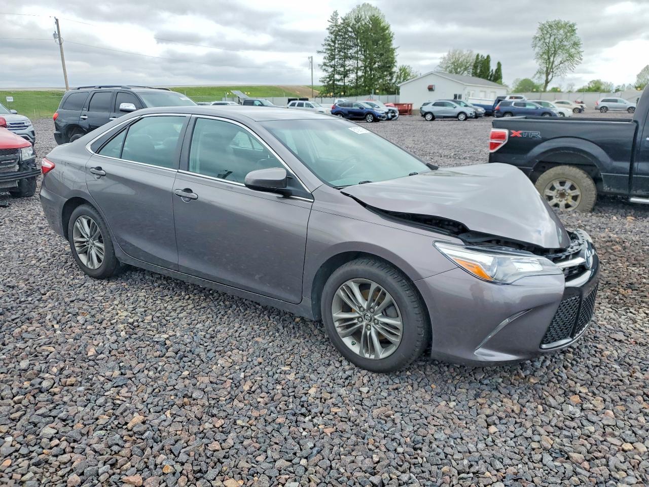 2016 Toyota Camry Se - Фото 4