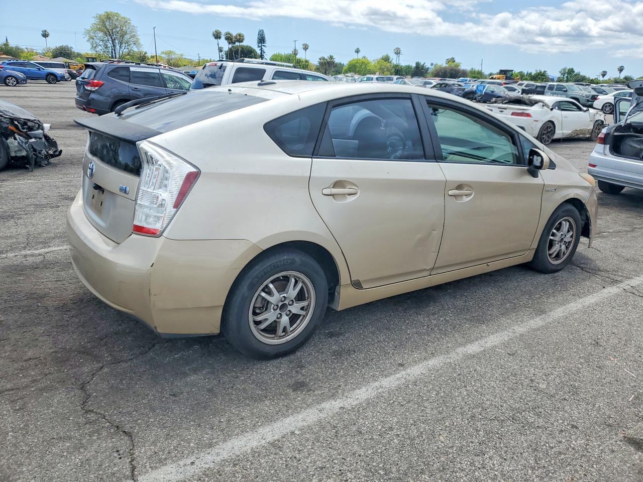 2011 Toyota Prius Two - Image 3