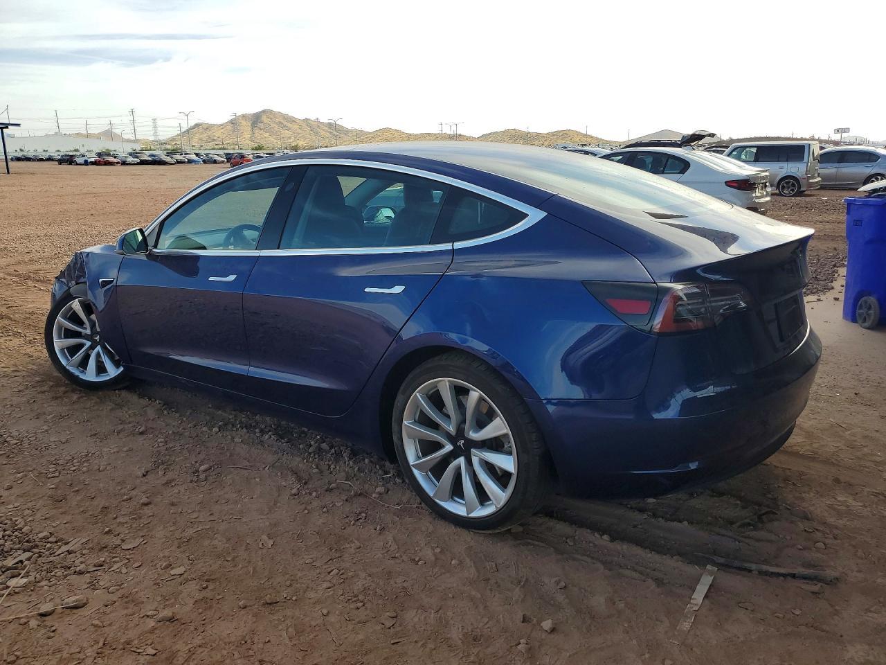 2019 Tesla Model 3 - Фото 2