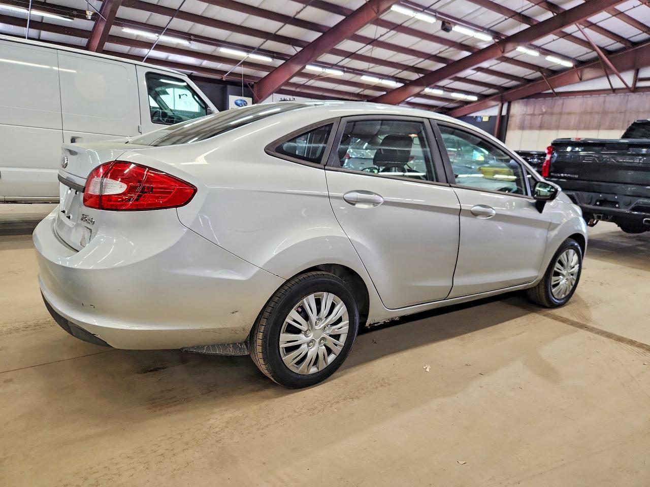 2013 Ford Fiesta S - Image 3