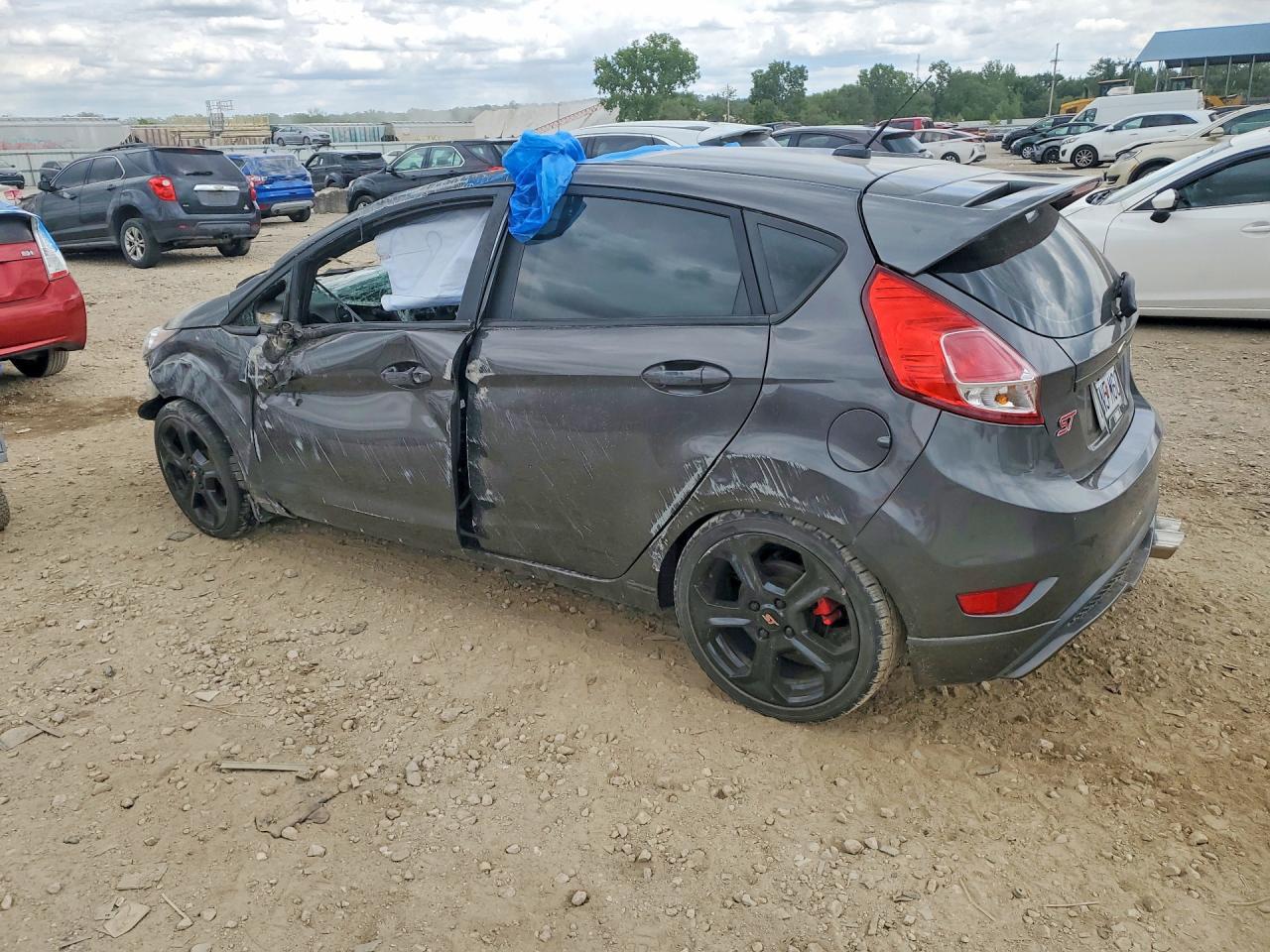 2016 Ford Fiesta St - Фото 2