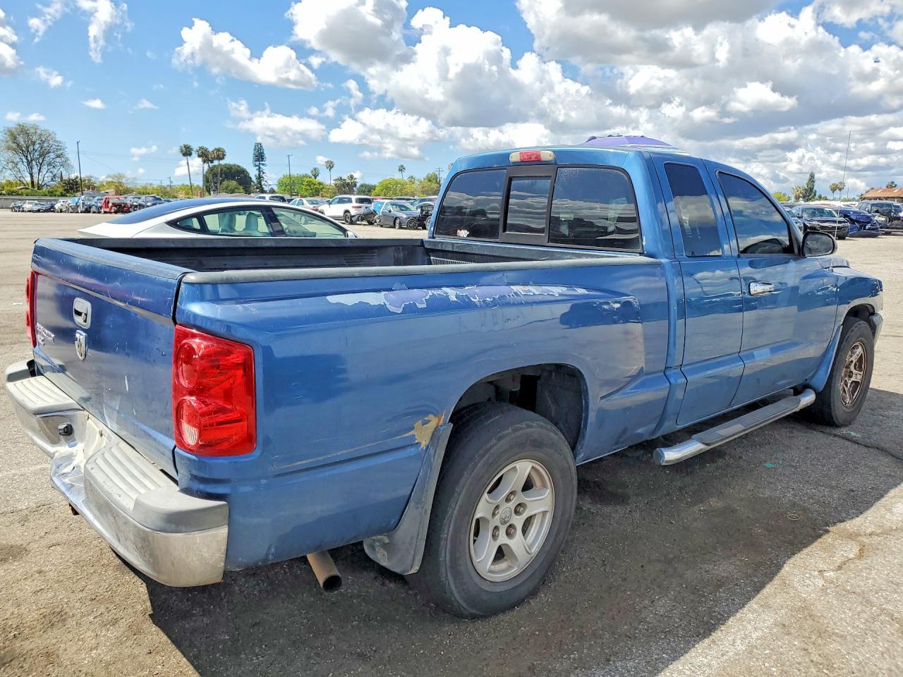 2005 Dodge Dakota Slt - Фото 3