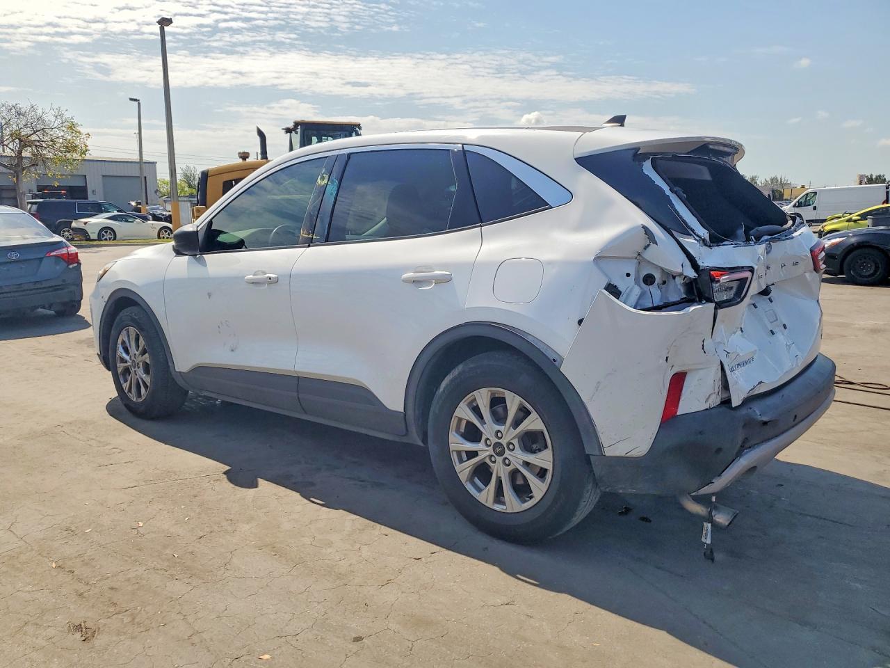 2024 Ford Escape Active - Image 2