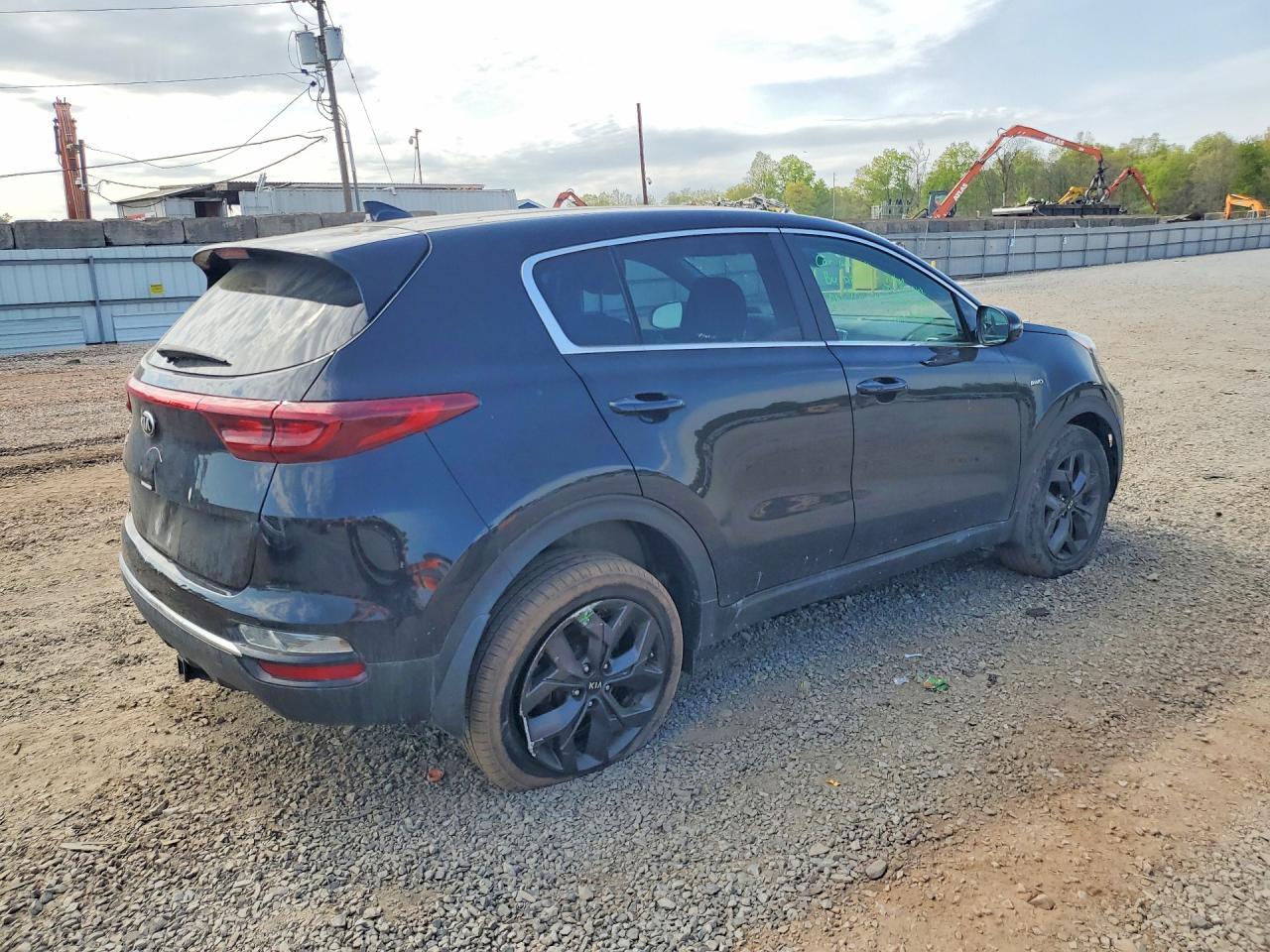 2022 Kia Sportage Lx - Image 3