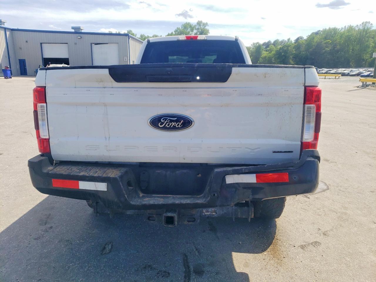 2019 Ford F250 Super Duty - Фото 6