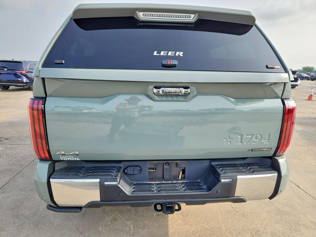 2025 Toyota Tundra 1794 Edition Hv - Image 6