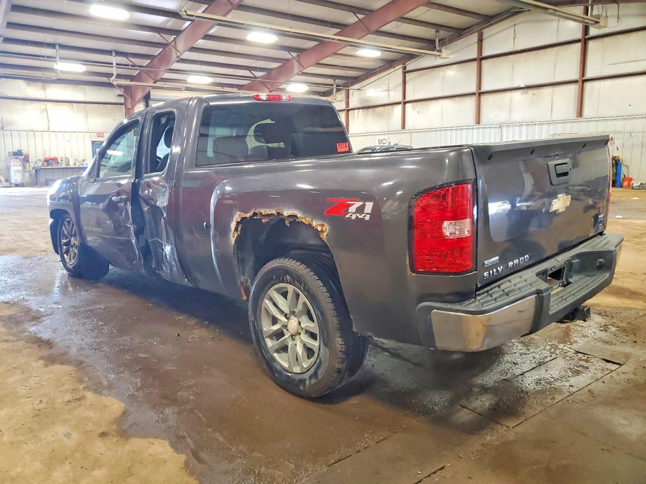 2011 Chevrolet Silverado K1500 Lt - Image 2