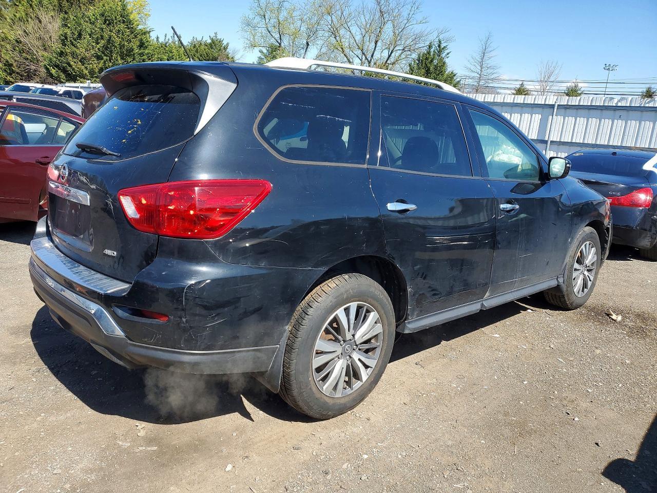 2018 Nissan Pathfinder S - Фото 3