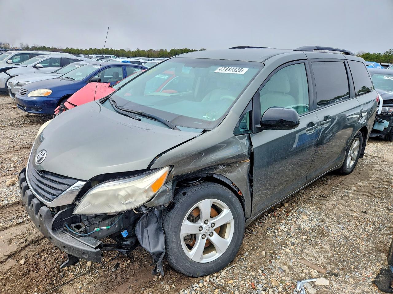 2013 Toyota Sienna Le 8-Passenger