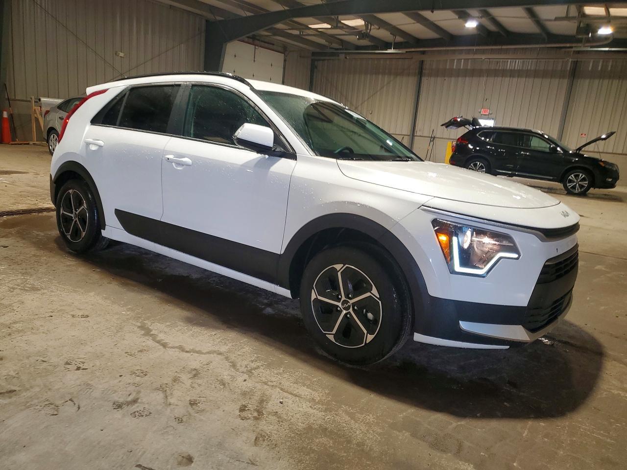 2025 Kia Niro - Image 4