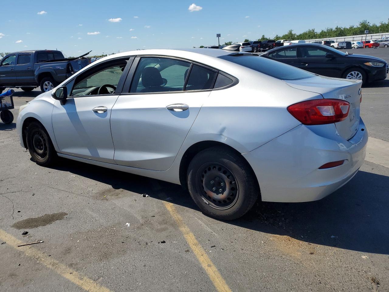 2017 Chevrolet Cruze Ls - Фото 2