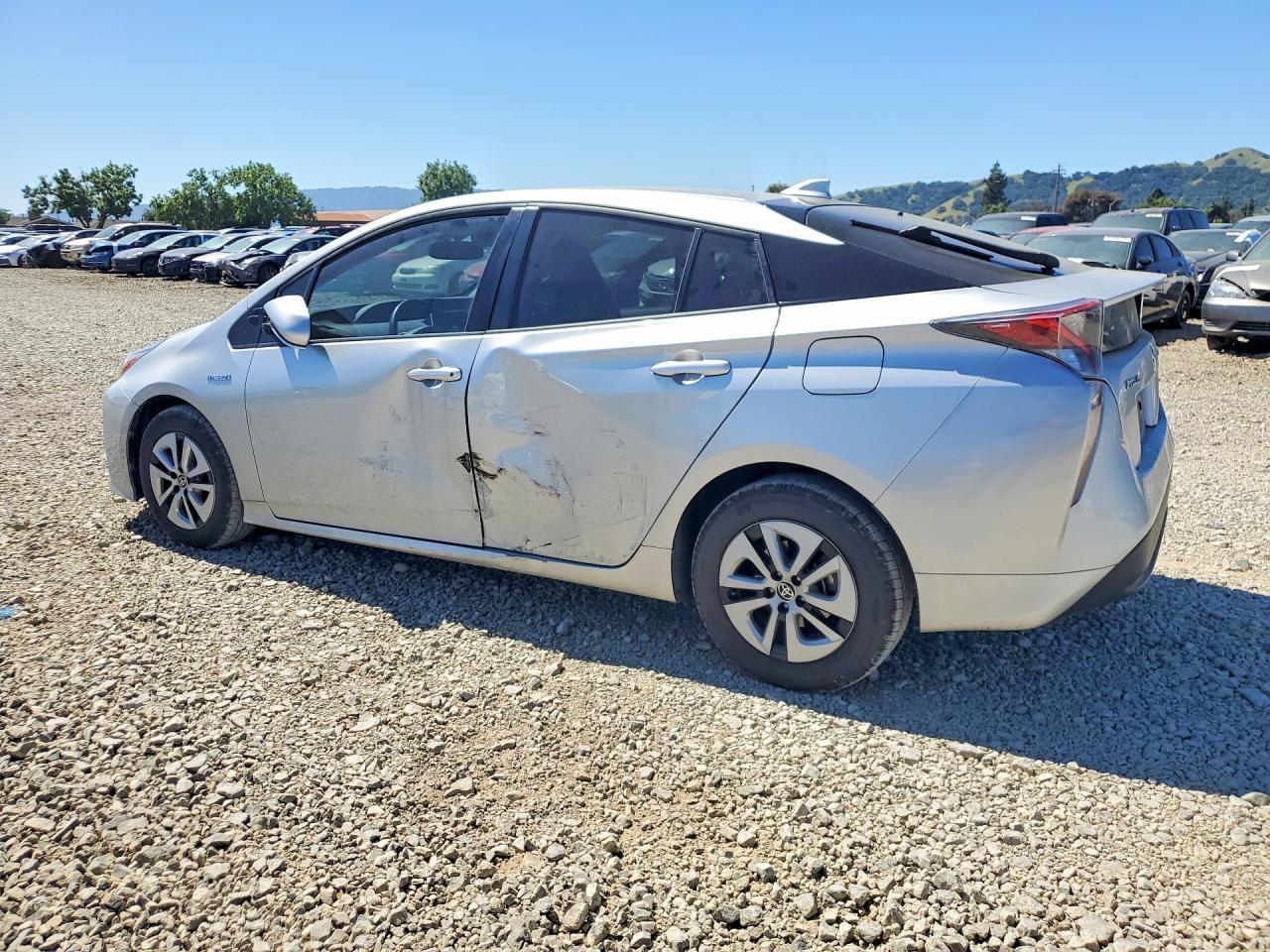 2016 Toyota Prius Four - Image 2