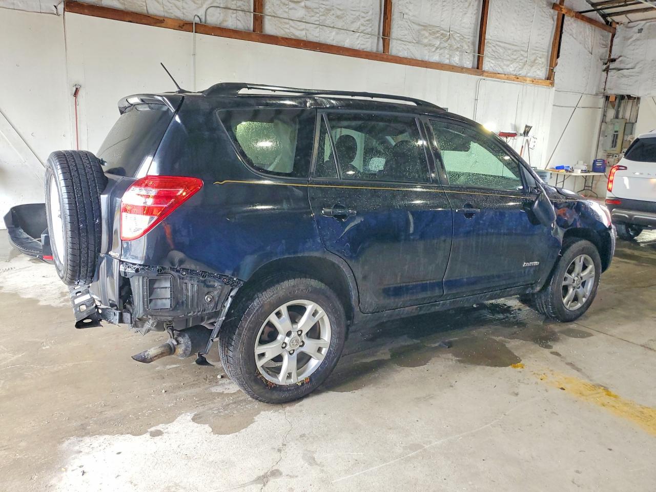 2011 Toyota Rav4 4D - Фото 3