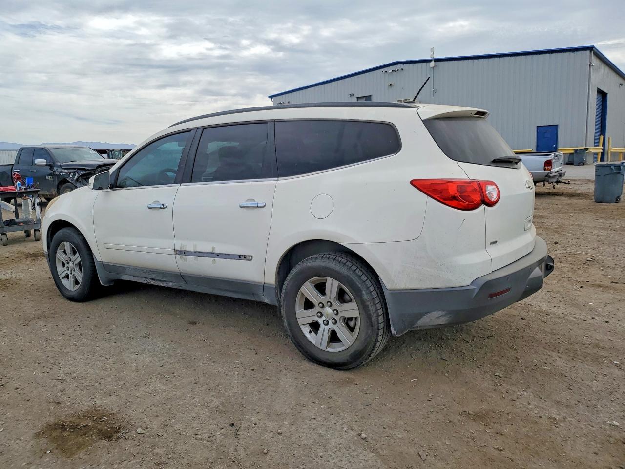 2011 Chevrolet Traverse Lt - Image 2