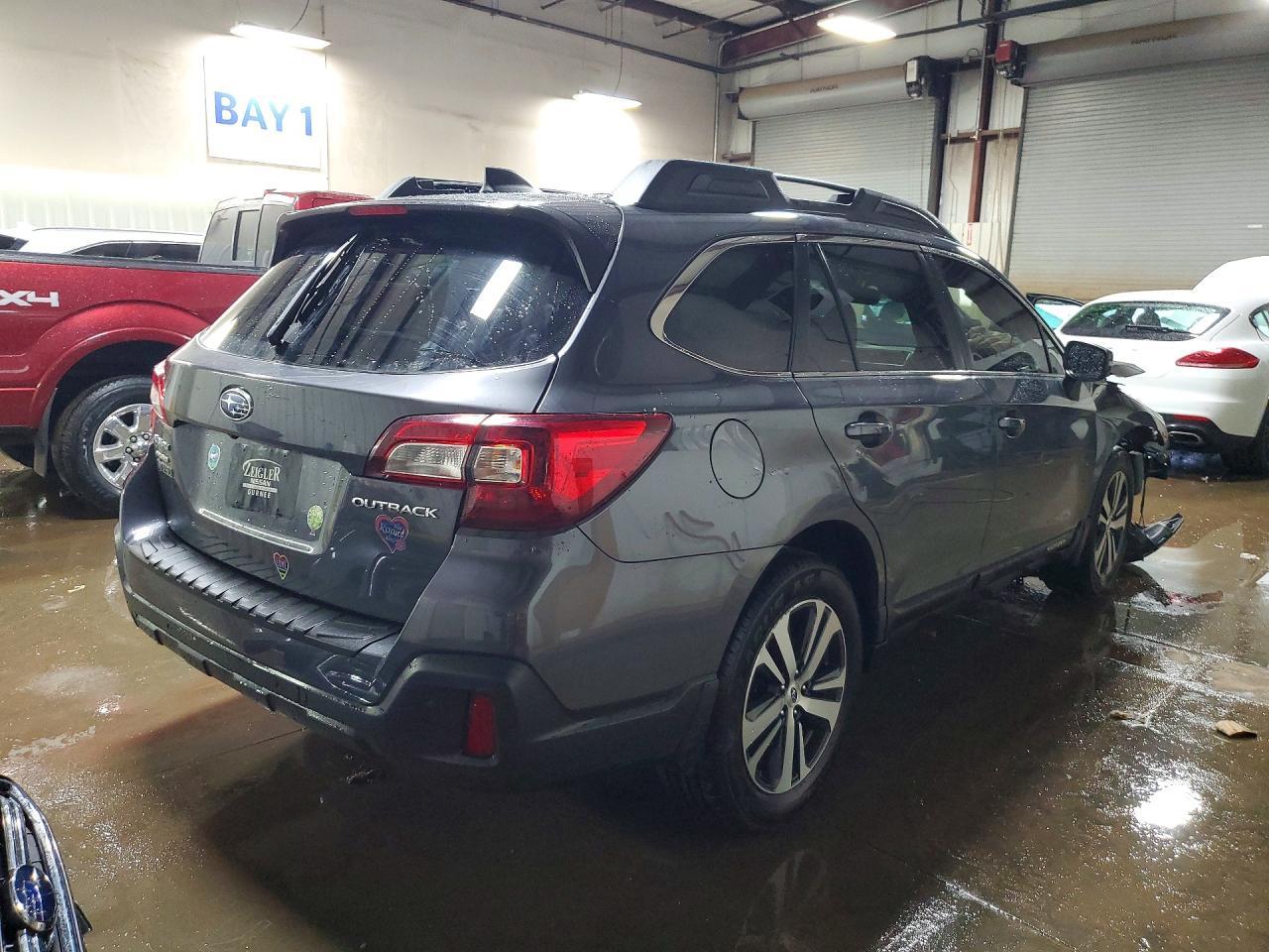 2018 Subaru Outback 2.5I Limited - Image 3
