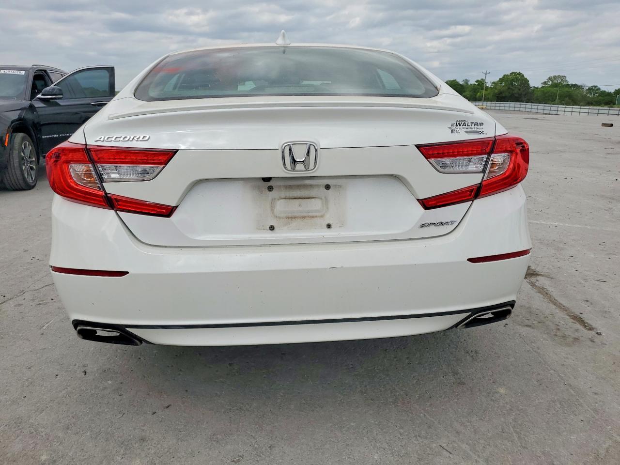 2018 Honda Accord Sport - Image 6