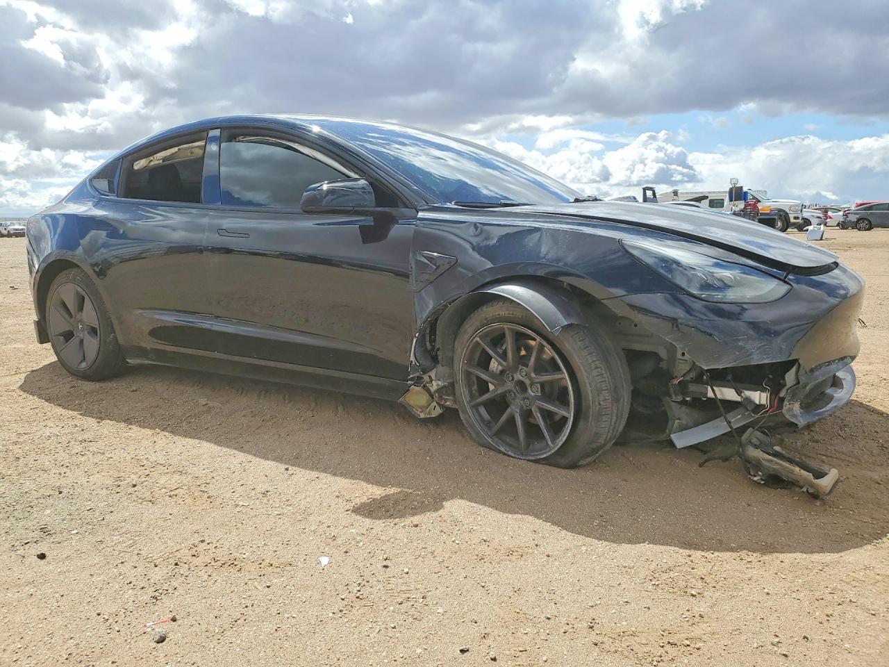 2023 Tesla Model 3 - Фото 4