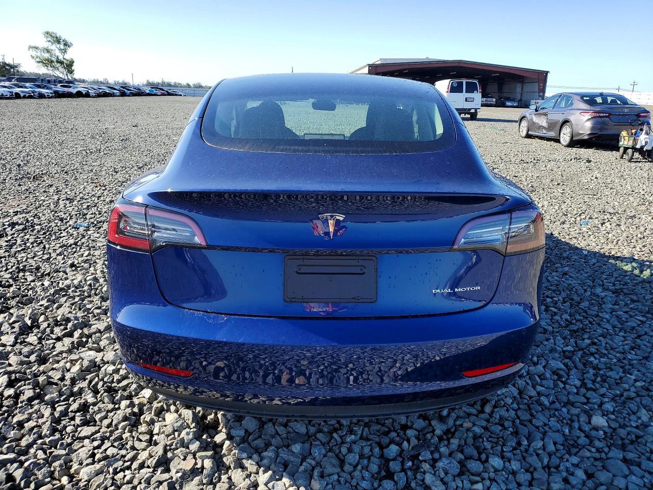2022 Tesla Model 3 - Image 6