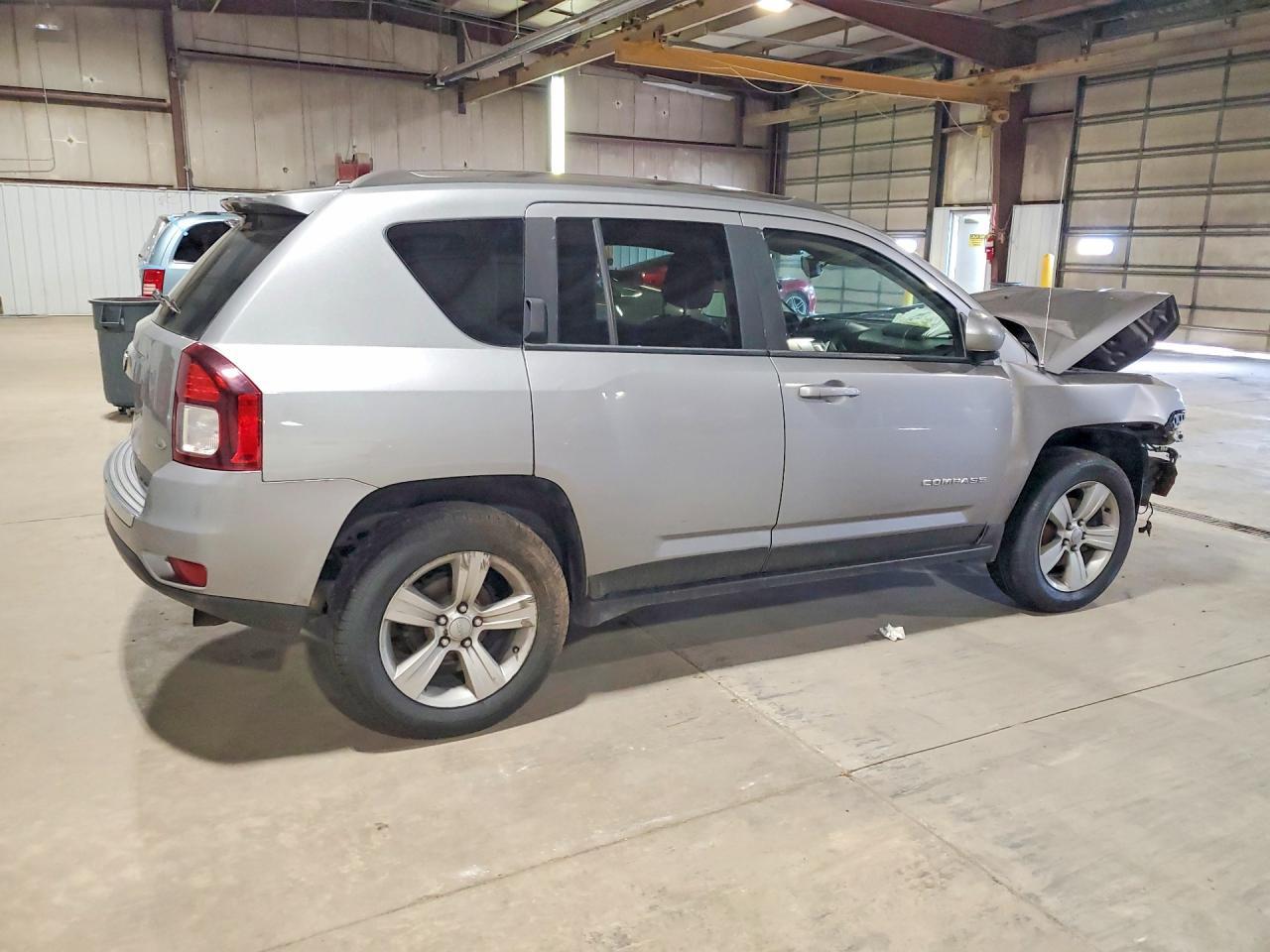 2015 Jeep Compass Latitude - Фото 3