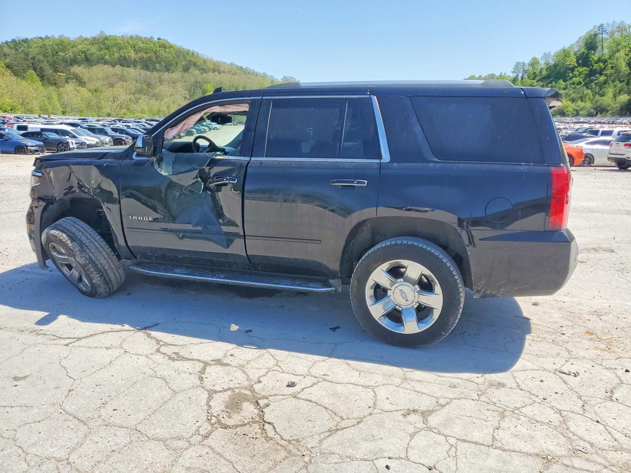 2017 Chevrolet Tahoe Premier - Фото 2