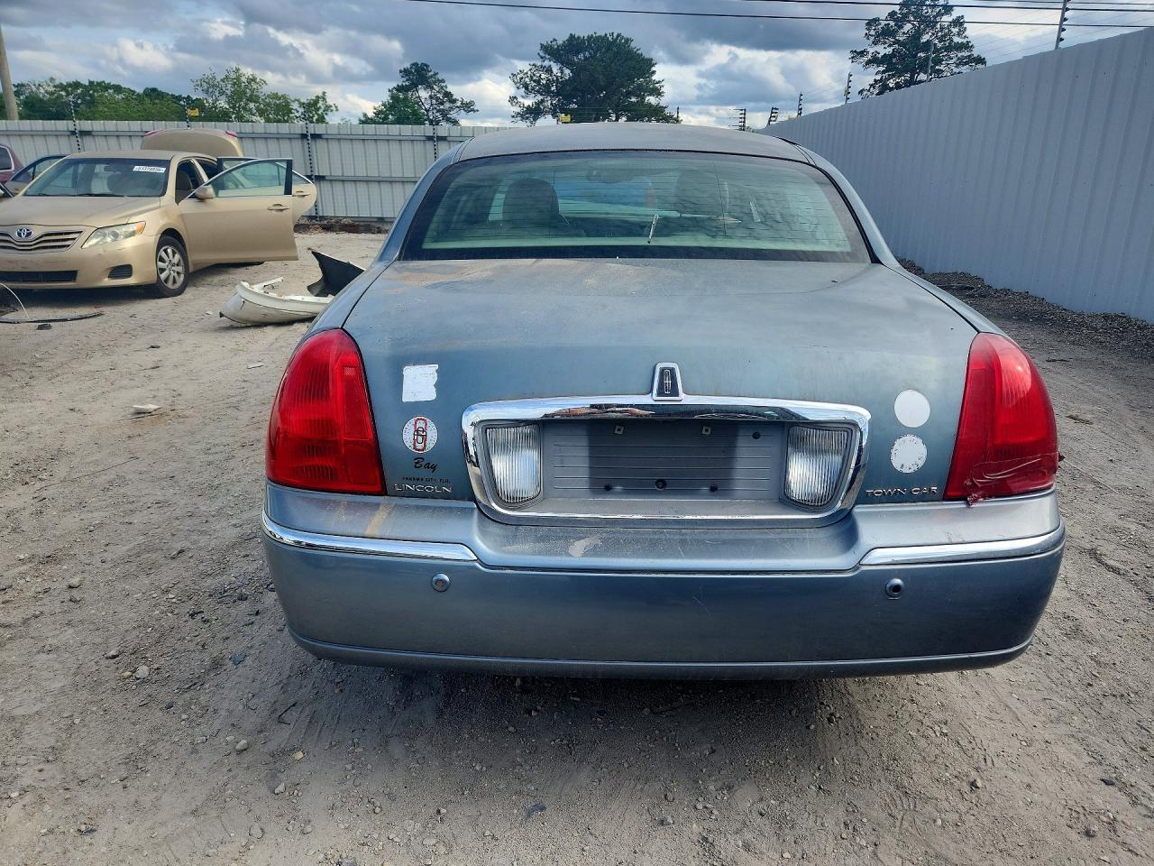 2004 Lincoln Town Car Executive - Фото 6