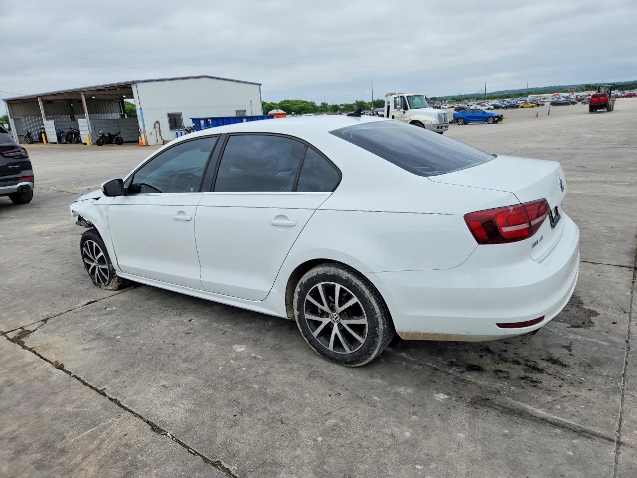 2017 Volkswagen Jetta Se - Фото 2