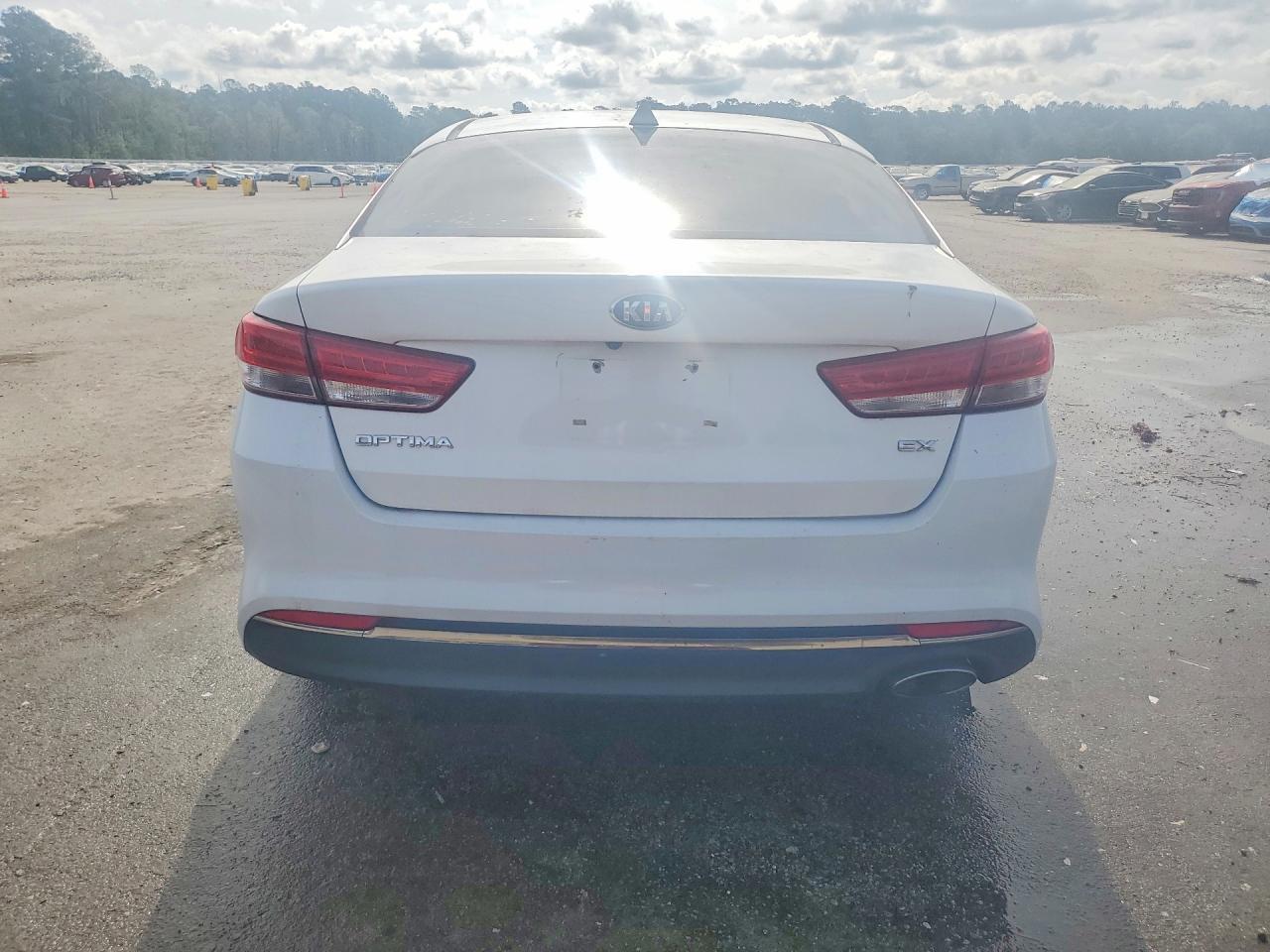 2016 Kia Optima Ex - Image 6
