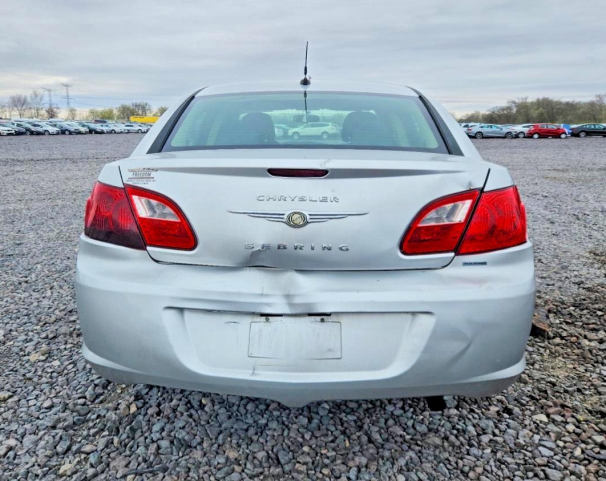 2010 Chrysler Sebring Touring - Image 6