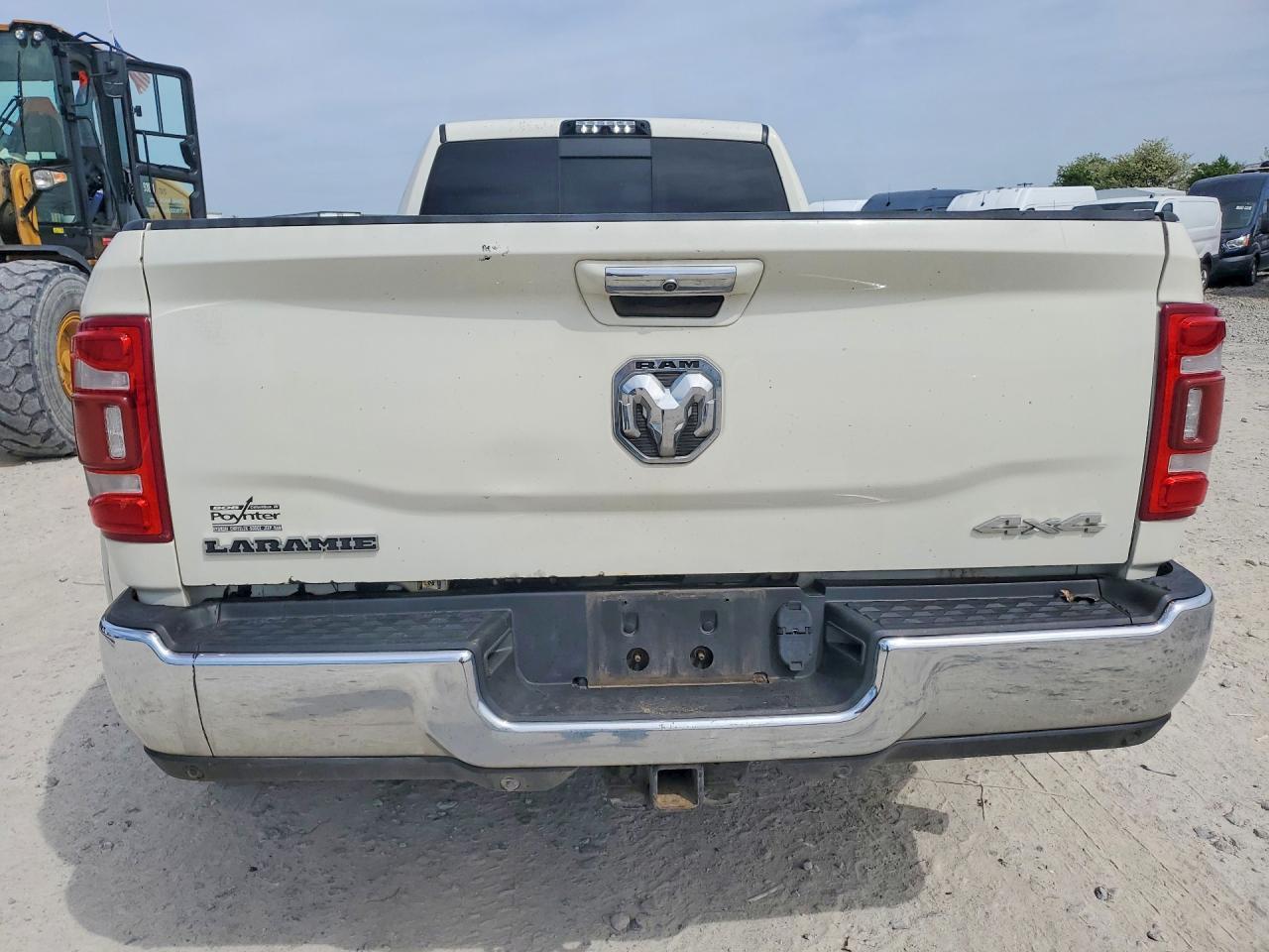 2020 Ram 3500 Laramie - Фото 6