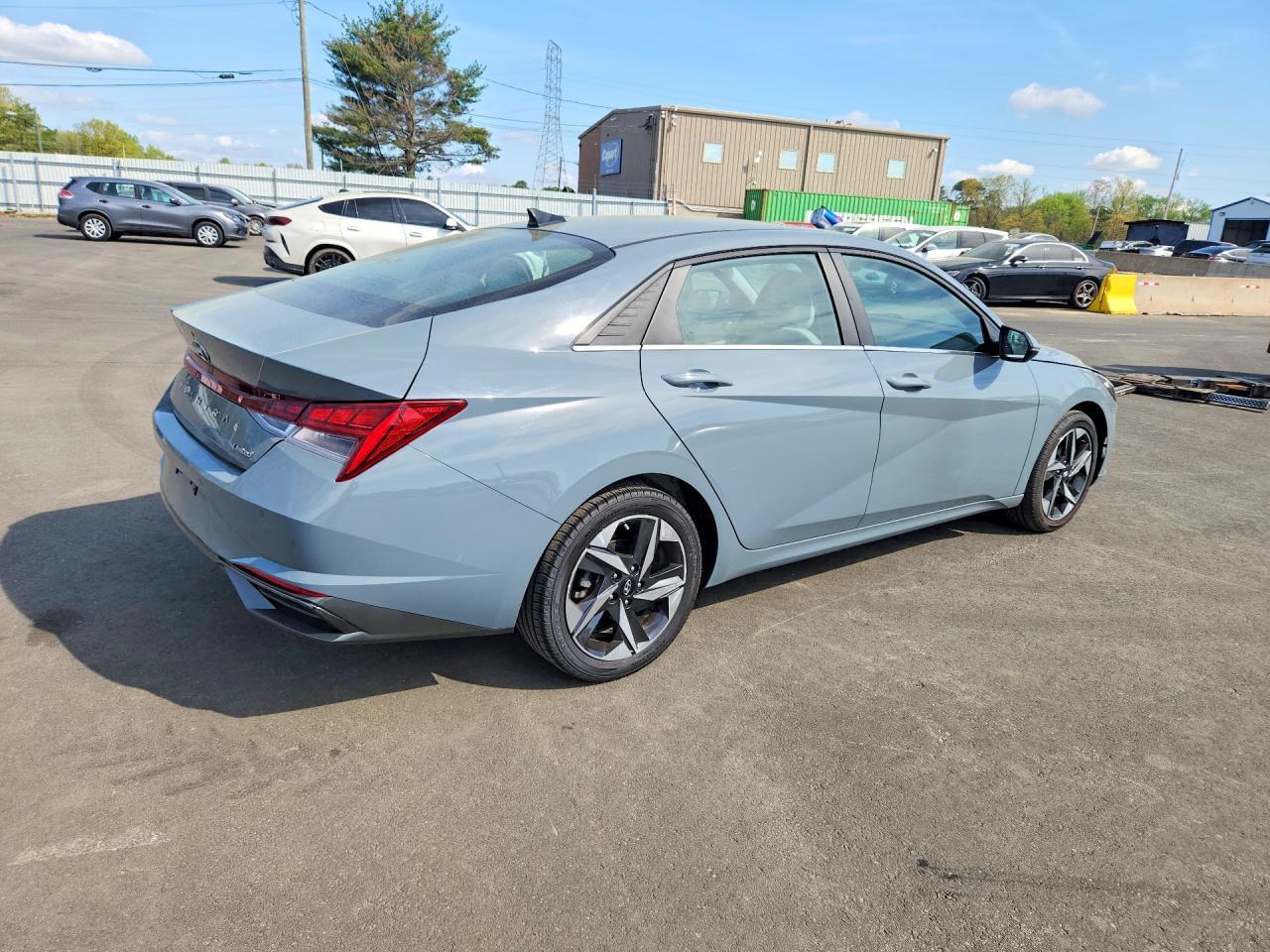 2023 Hyundai Elantra Limited - Image 3