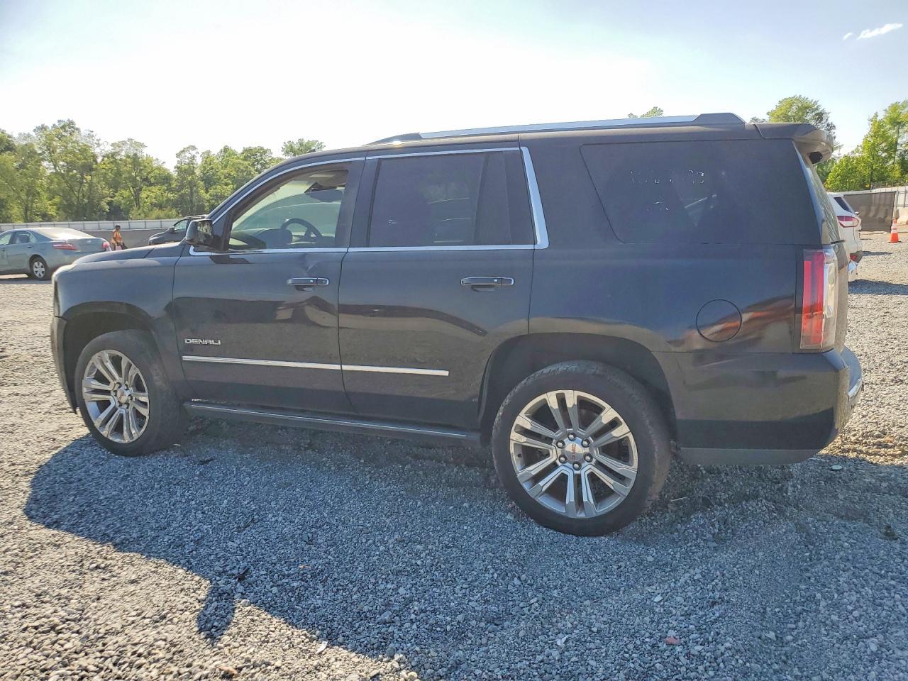 2015 GMC Yukon Denali - Фото 2