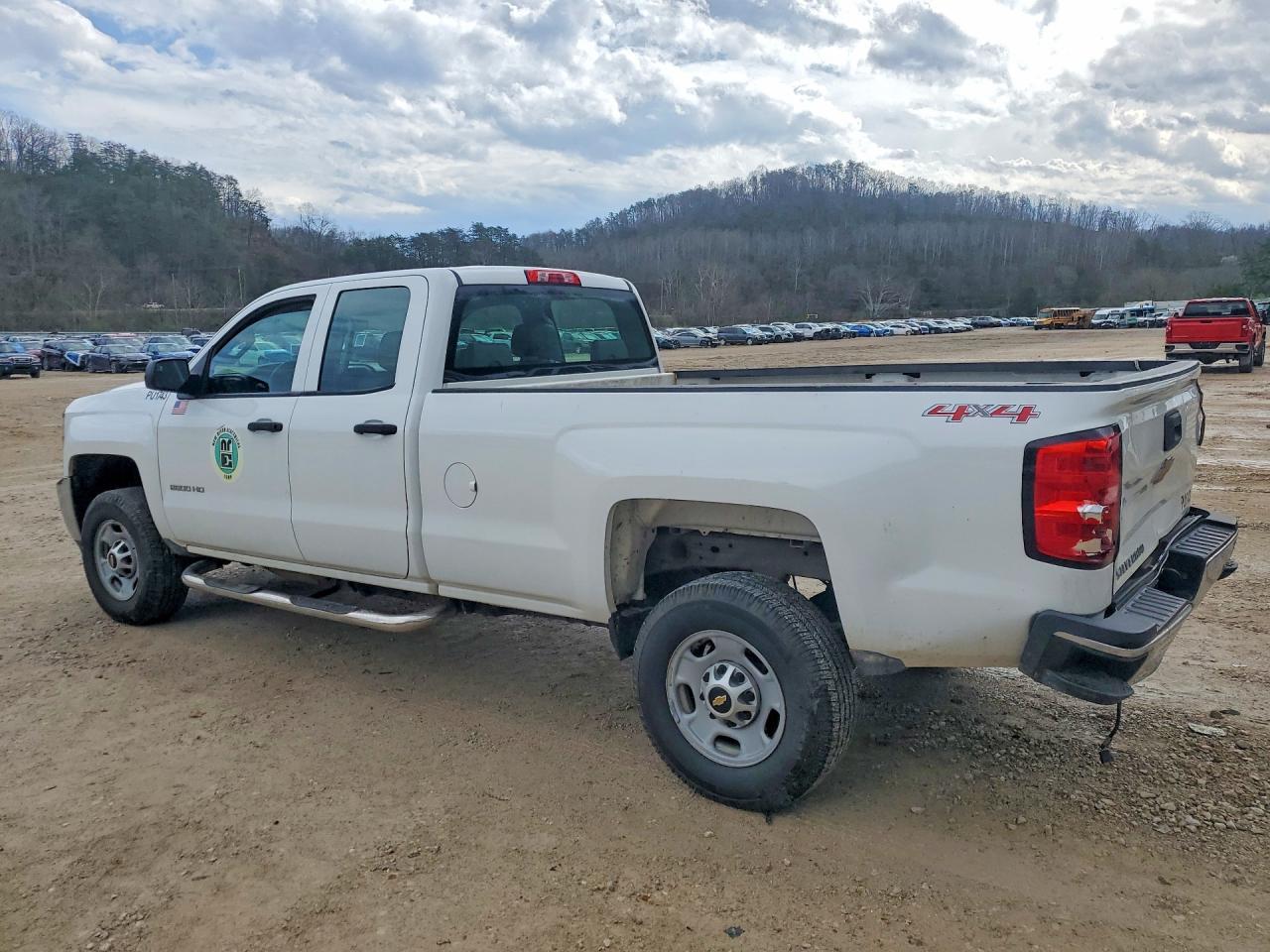 2015 Chevrolet Silverado K2500 Heavy Duty - Фото 2