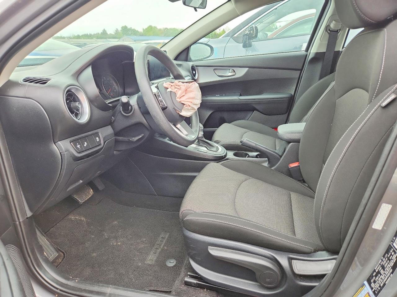 2023 Kia Forte Lxs - Image 7