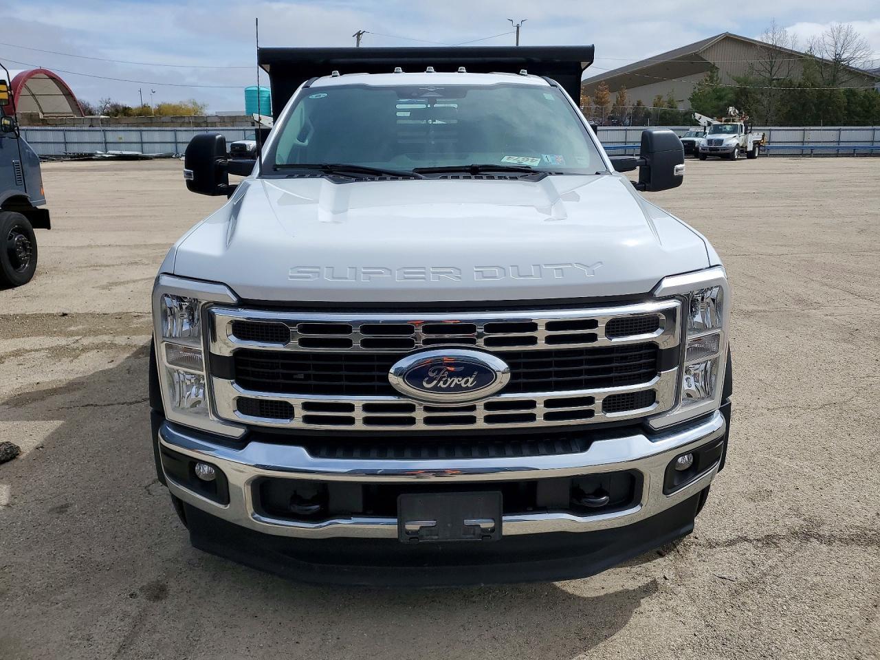 2023 Ford F550 Super Duty Dump Truck - Фото 5
