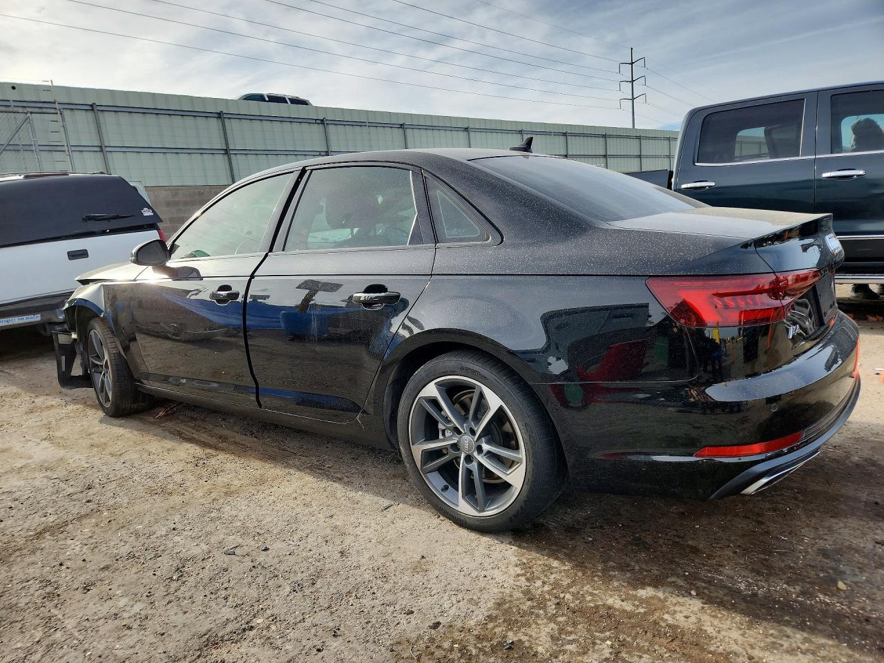 2019 Audi A4 Premium - Фото 2