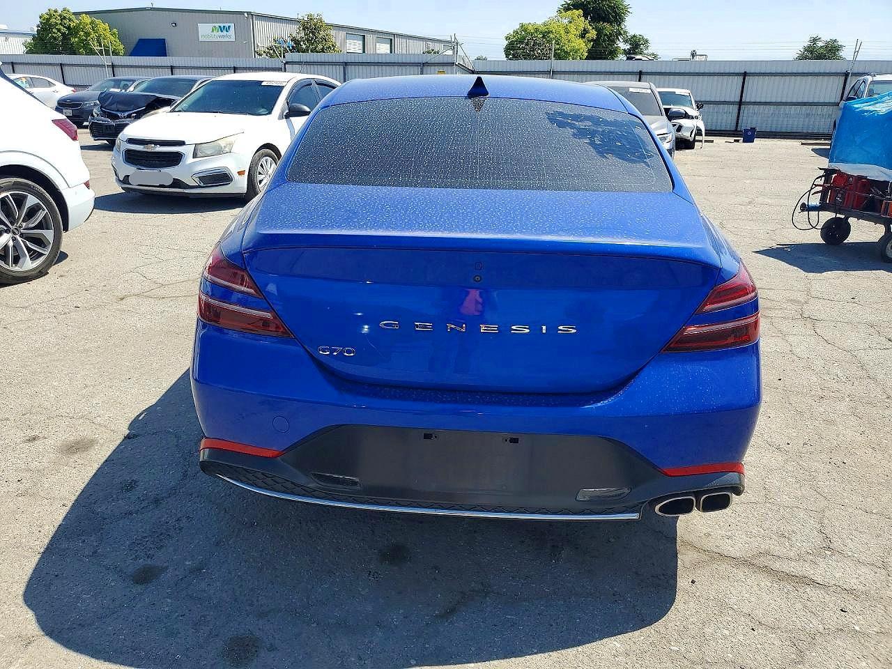 2022 Genesis G70 2.0T - Фото 6