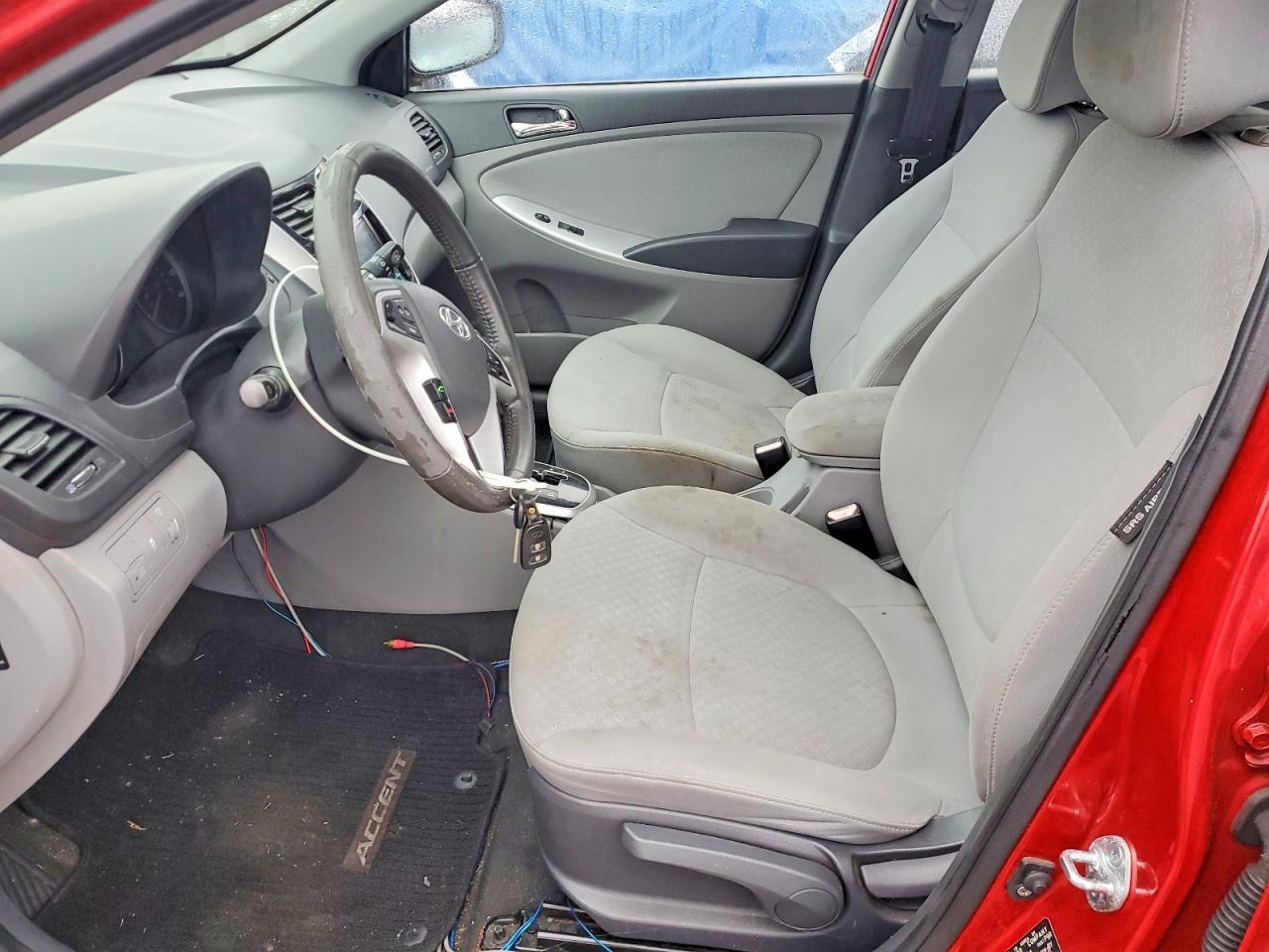 2012 Hyundai Accent Se - Фото 7