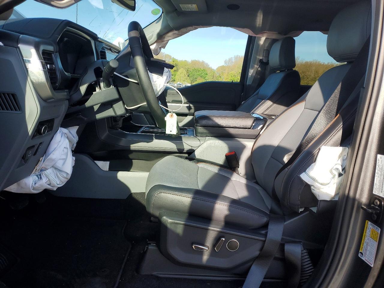 2025 Ford F150 Lariat - Image 7