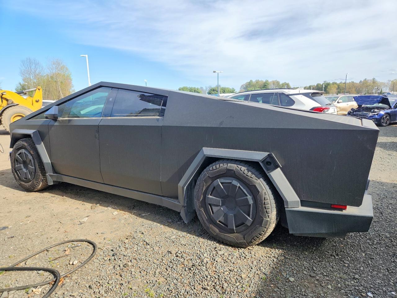 2024 Tesla Cybertruck - Image 2
